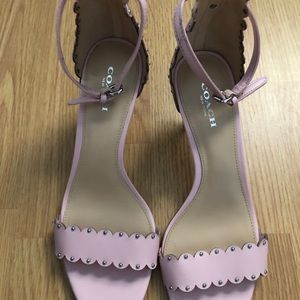 Women’s Coach 7.5 heels